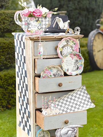Alice in Wonderland theme